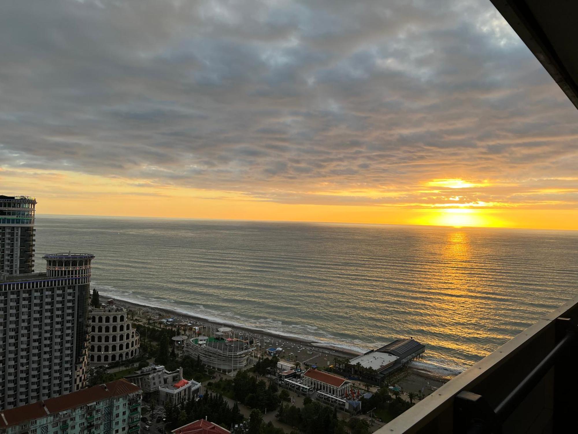Orbi City Seaview Batumi Exteriör bild