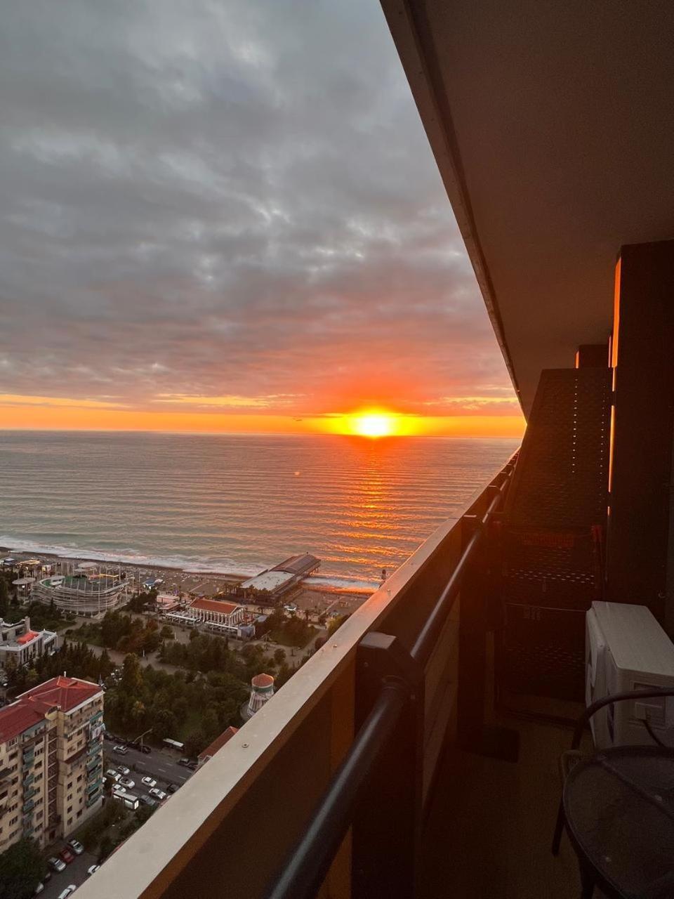 Orbi City Seaview Batumi Exteriör bild